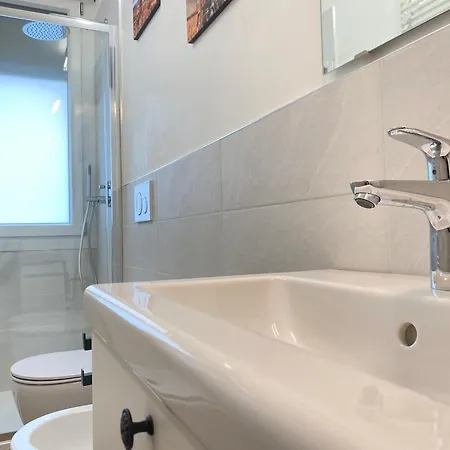 Emilia 4 بولونيا