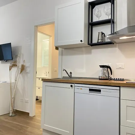 Emilia 4 Apartamento *